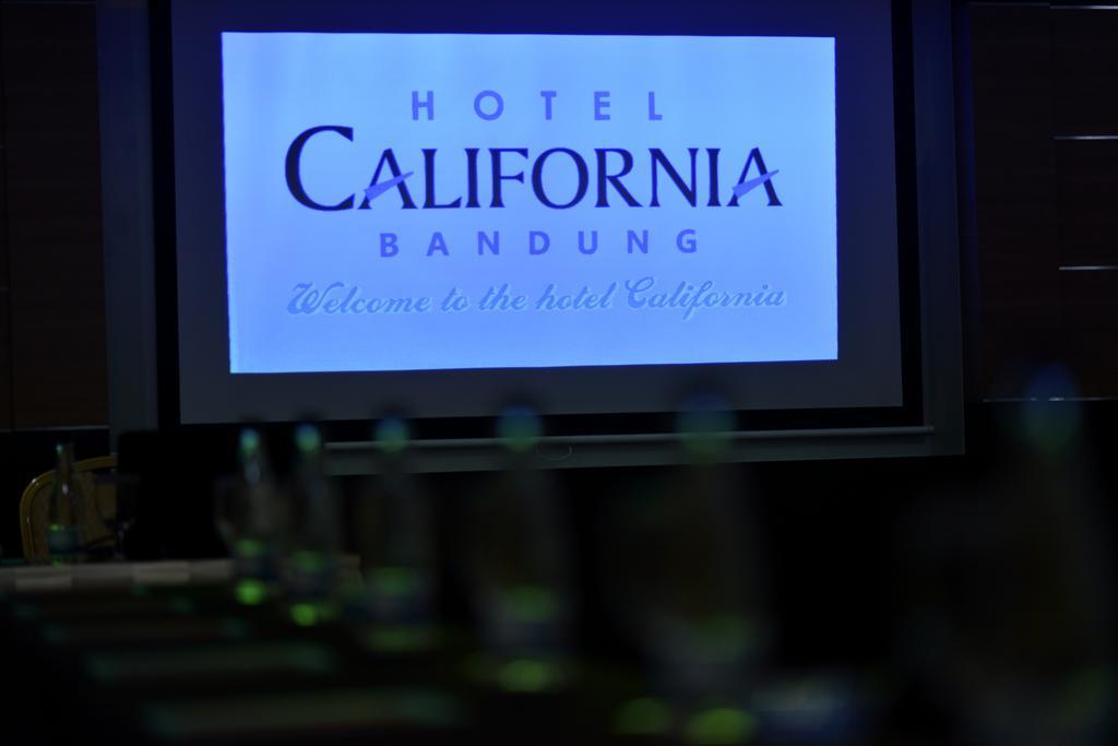 Hotel California Бандунг Екстериор снимка